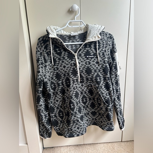 Columbia Hooded Pullover - Black and White Pattern - Picture 2 of 5